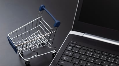 「返金ハック」経済圏：2025年にEコマースのチャージバックが急増した理由